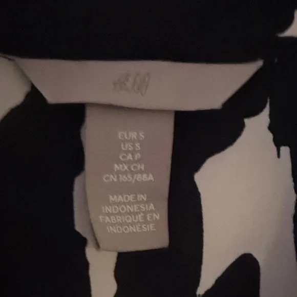 H&M Black and White Long Sleeve Button Down Dress - Picture 3 of 4